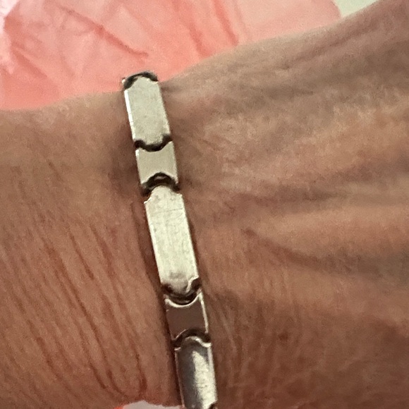 💕 Silver Bracelet - Picture 2 of 3